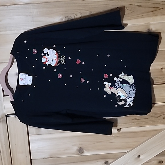 Black beaded puppy love shirt - Picture 2 of 4